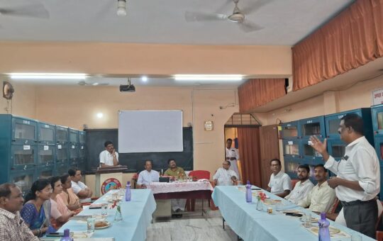 सीबीएसई द्वारा निर्धारित अनिवार्य शिक्षक प्रशिक्षण की हुई समीक्षा