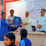 एनसीईआरटी के 65वें स्थापना दिवस पर औरंगाबाद के पूर्व सांसद ने अनुग्रह नारायण स्कूल के बच्चों को बांटे स्कूल बैग .