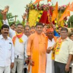 कांटी क्षेत्र के दामोदरपुर गंगाराम पोखर से रविवार को शोभा यात्रा निकाली गई