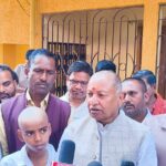 चंदवा एयर एंबुलेंस हादसा: सांसद कालीचरण सिंह ने शोकाकुल परिवार से की मुलाकात, राज्य सरकार से आर्थिक सहायता की मांग