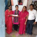 बिहार टॉपर गुड़िया कुमारी को पाठ्य सामग्री देकर किया गया सम्मानित